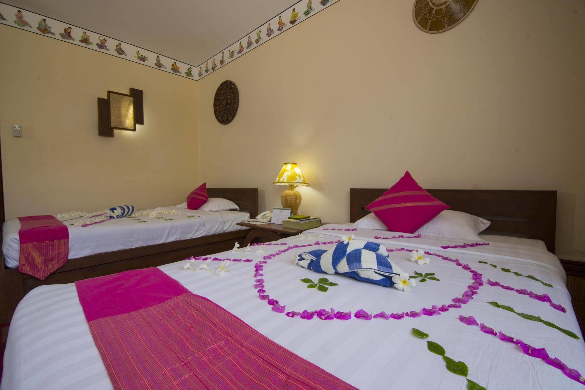 Bawga Theiddhi Hotel Баган Екстериор снимка