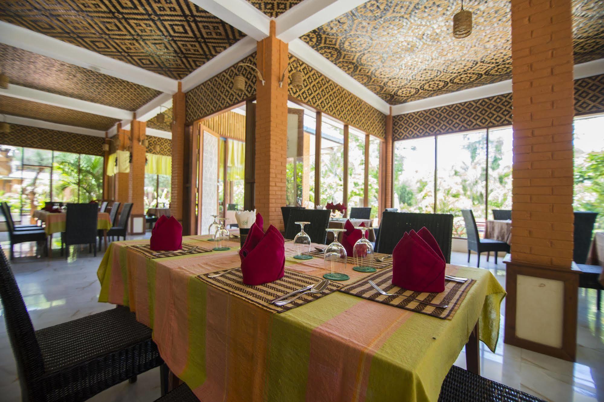 Bawga Theiddhi Hotel Баган Екстериор снимка